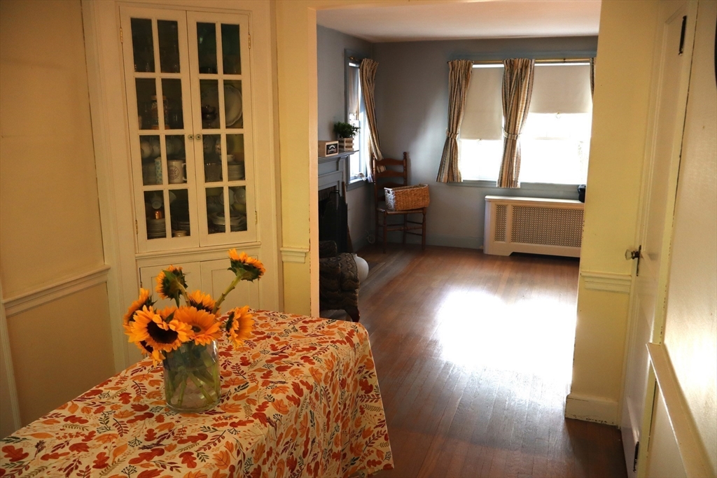 18 Crosby Rd Wakefield, MA 01880 18 Crosby Rd Wakefield, MA 01880