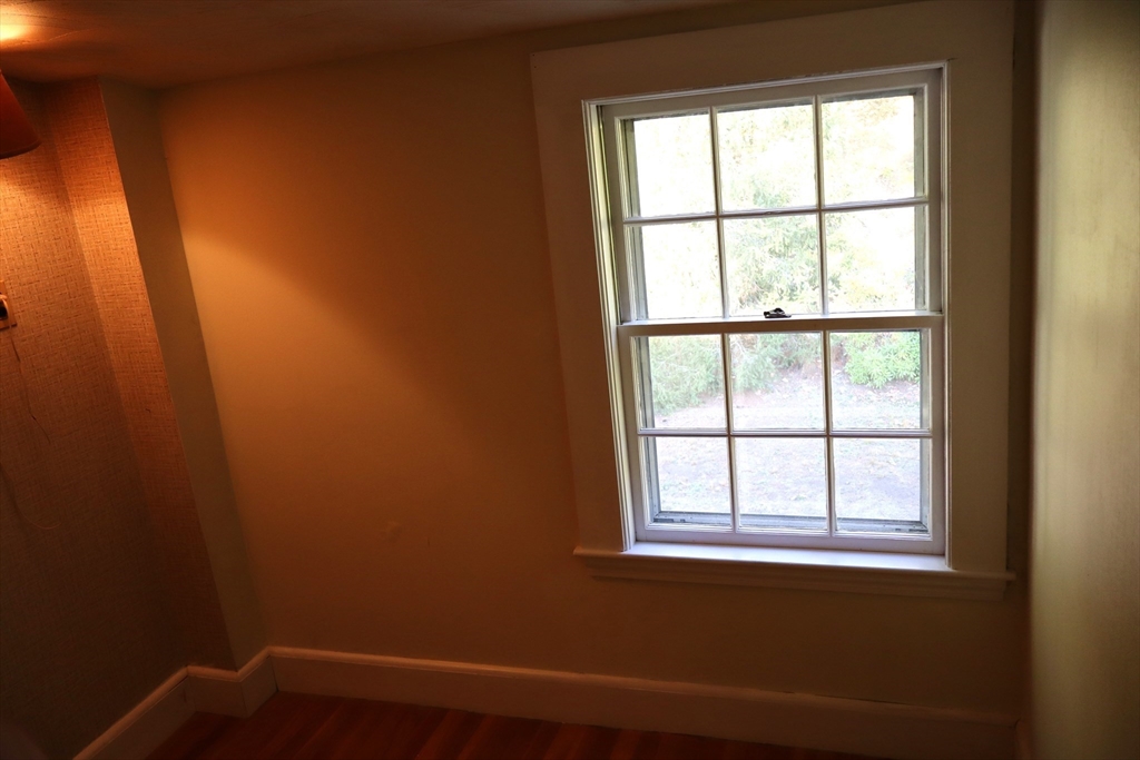 18 Crosby Rd Wakefield, MA 01880 18 Crosby Rd Wakefield, MA 01880