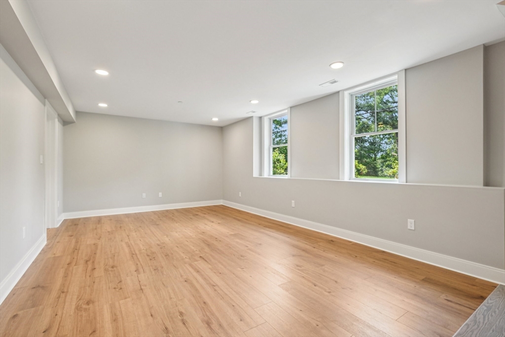 3 Hickory Hl #1 Wakefield, MA 01880