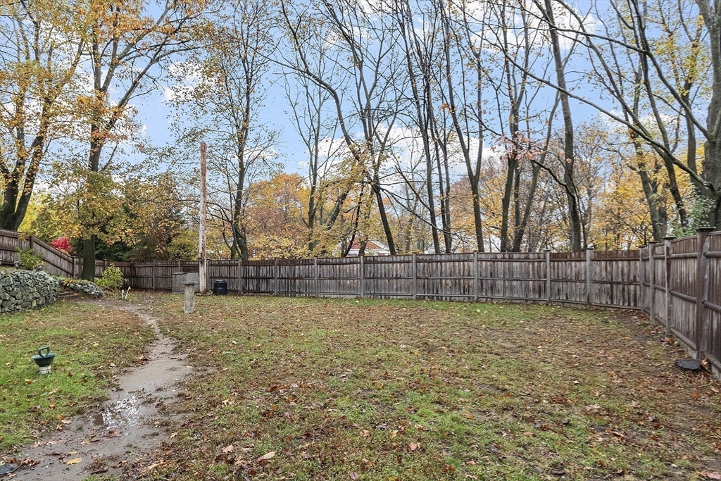 26 Curv St Wakefield, MA 01880