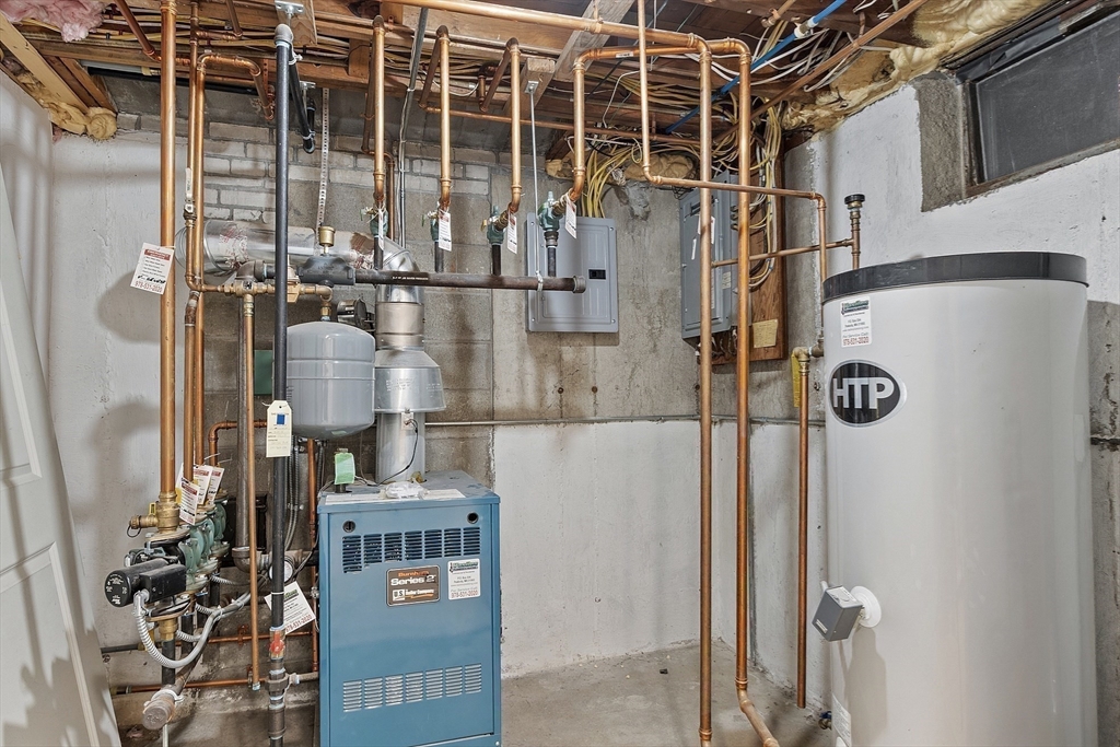 26 Curv St Wakefield, MA 01880