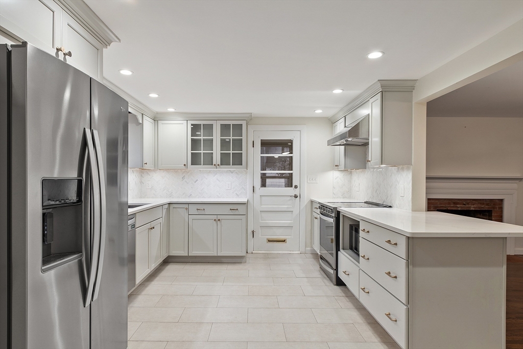 26 Curv St Wakefield, MA 01880