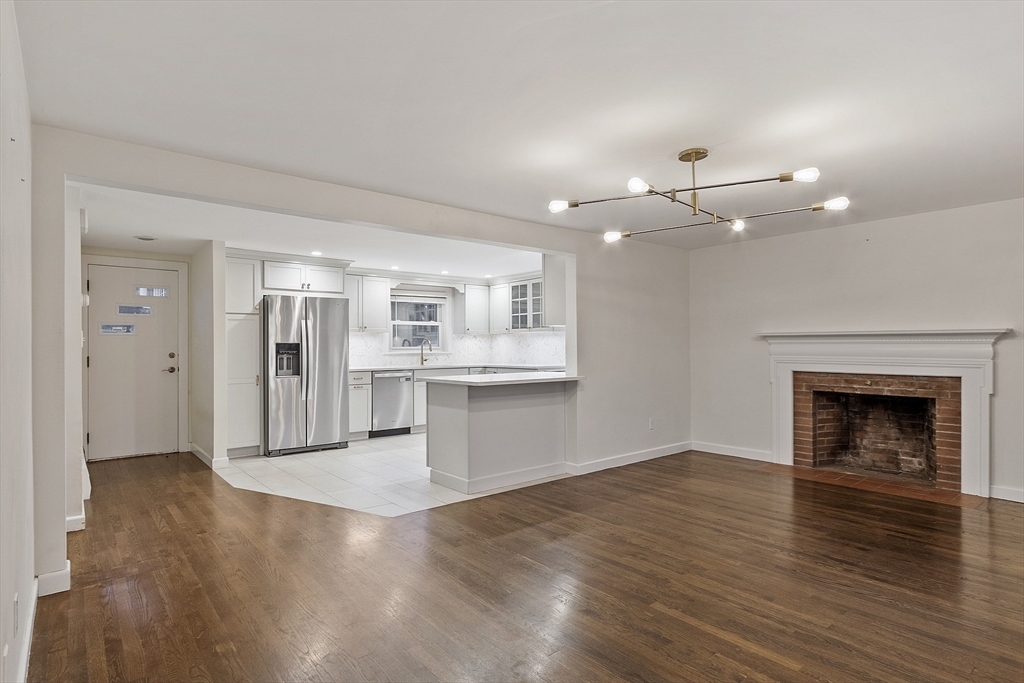 26 Curv St Wakefield, MA 01880