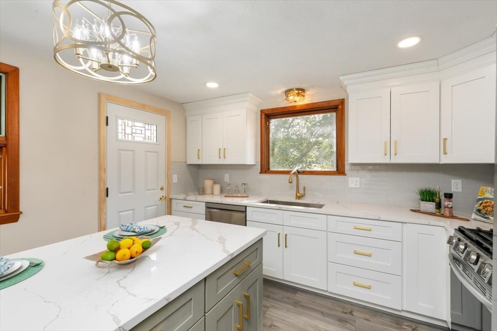270 Lowell St Wakefield, MA 01880 270 Lowell St Wakefield, MA 01880