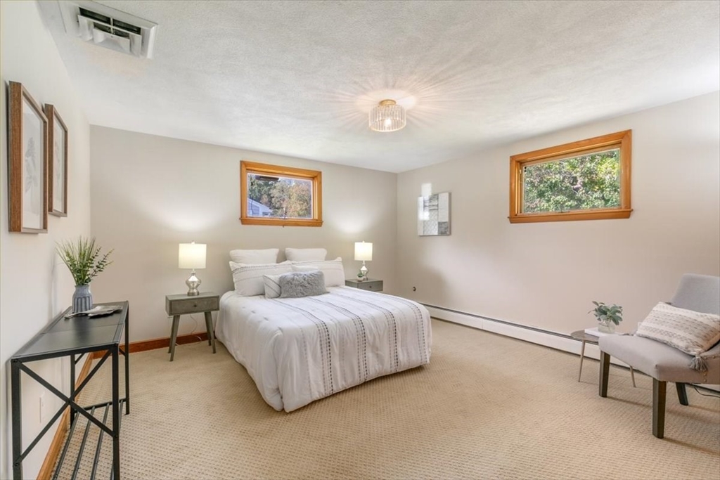 270 Lowell St Wakefield, MA 01880 270 Lowell St Wakefield, MA 01880