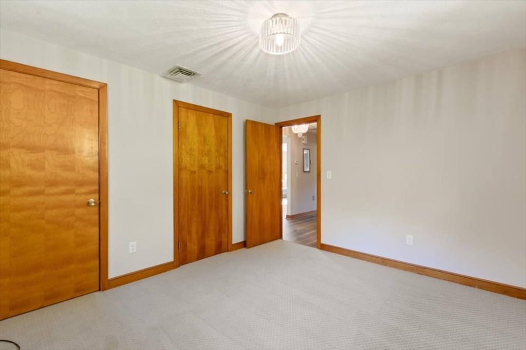 270 Lowell St Wakefield, MA 01880 270 Lowell St Wakefield, MA 01880