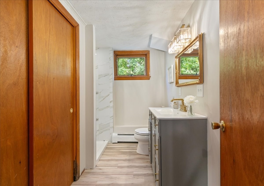 270 Lowell St Wakefield, MA 01880 270 Lowell St Wakefield, MA 01880