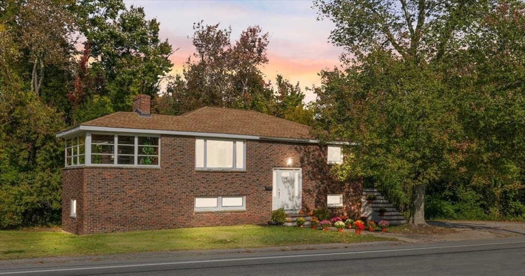 270 Lowell St Wakefield, MA 01880 270 Lowell St Wakefield, MA 01880