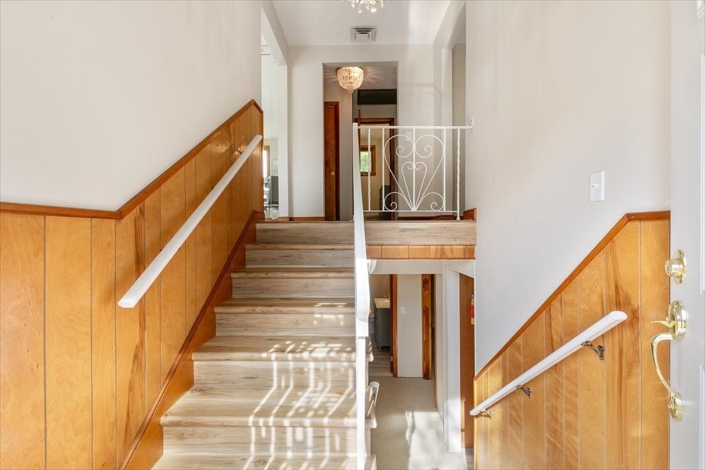 270 Lowell St Wakefield, MA 01880 270 Lowell St Wakefield, MA 01880