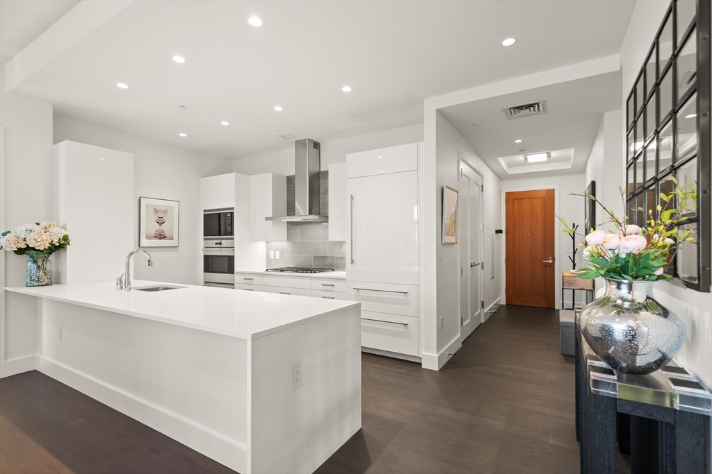 50 Liberty Dr #11L Boston, MA 02210