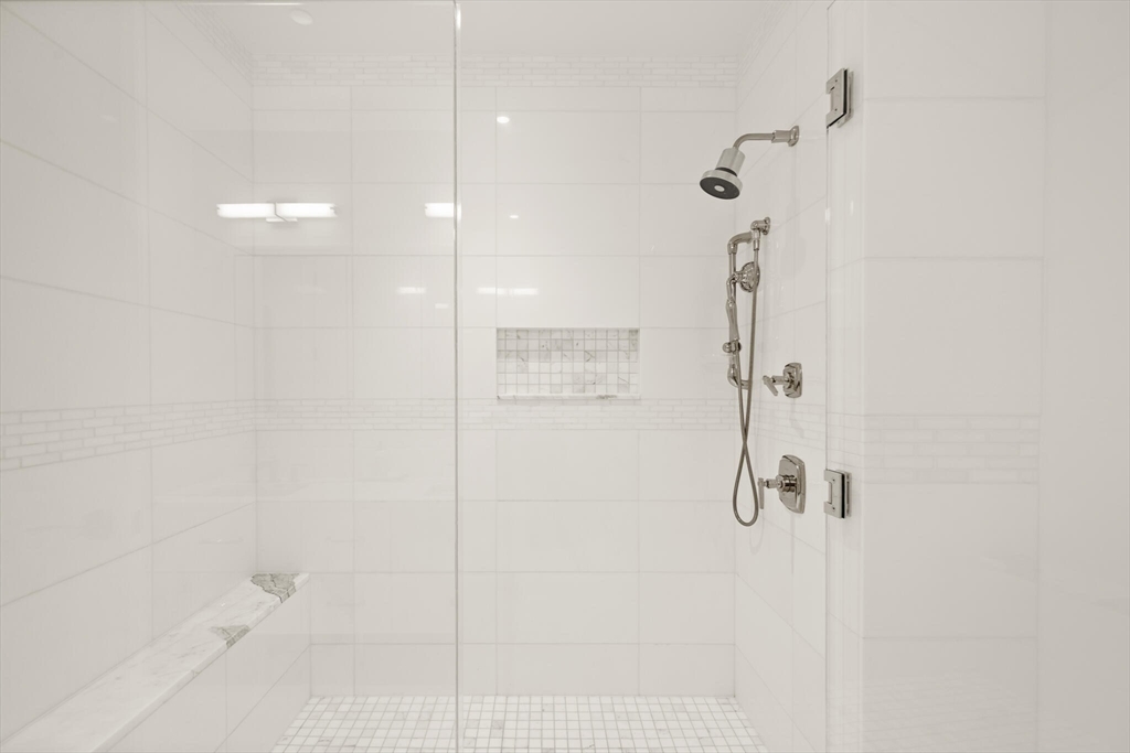 50 Liberty Dr #11L Boston, MA 02210