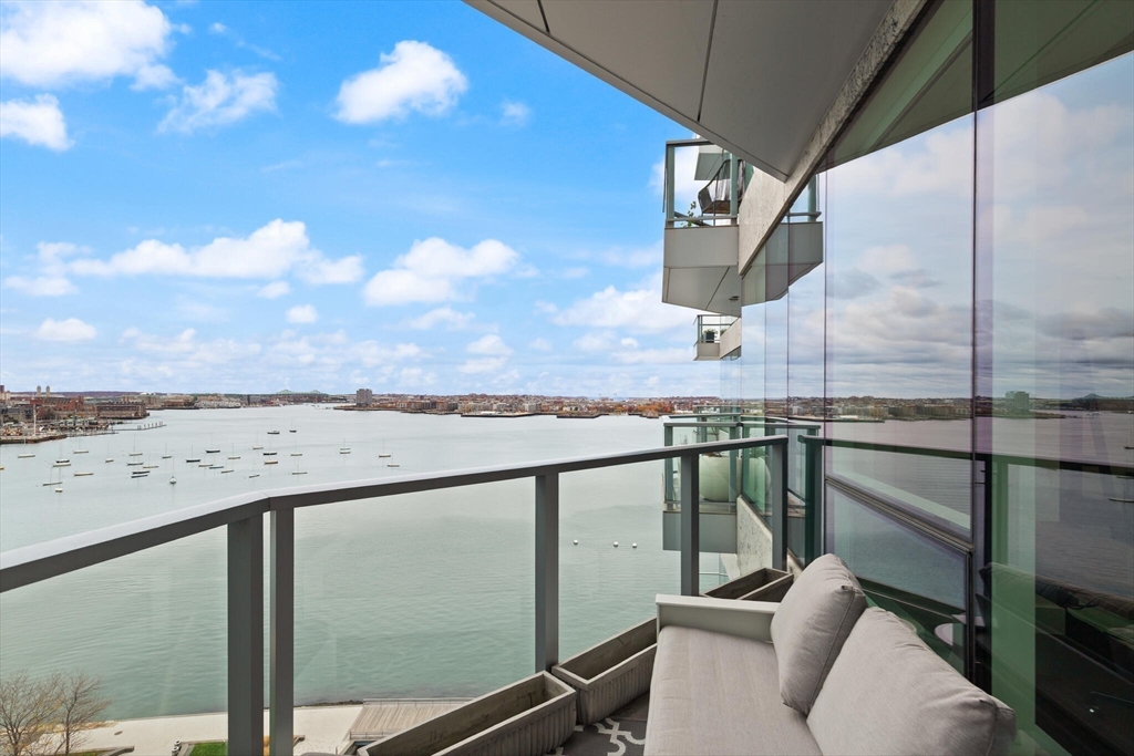 50 Liberty Dr #11L Boston, MA 02210