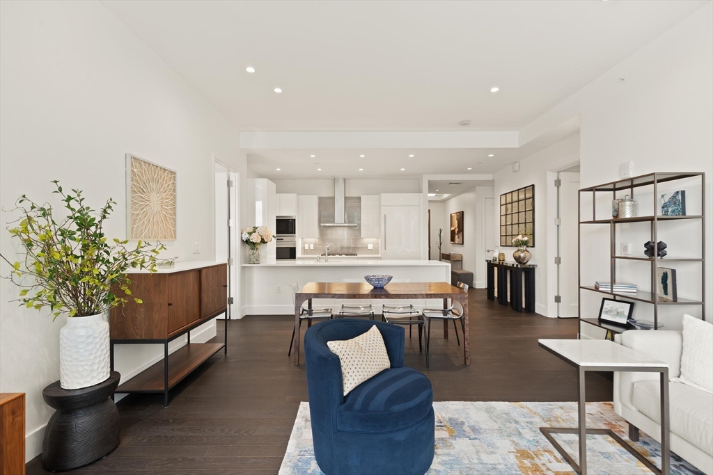 50 Liberty Dr #11L Boston, MA 02210