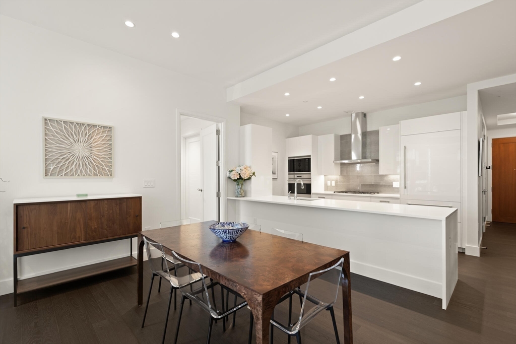 50 Liberty Dr #11L Boston, MA 02210