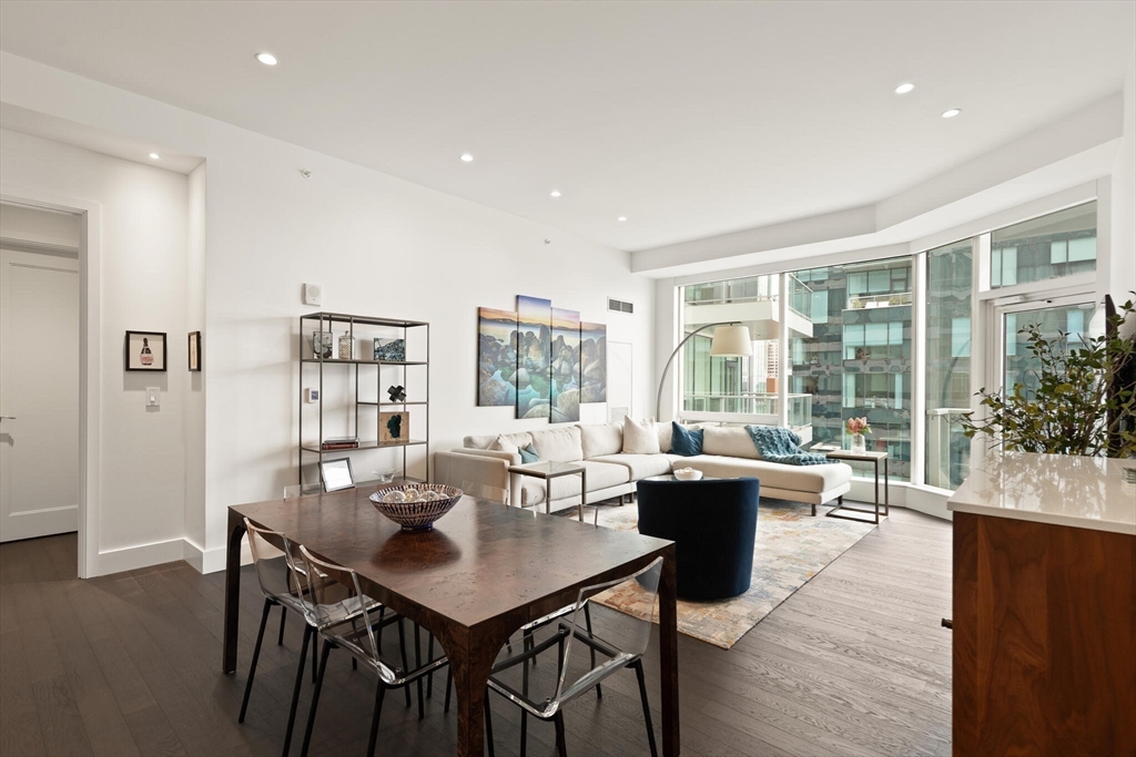 50 Liberty Dr #11L Boston, MA 02210