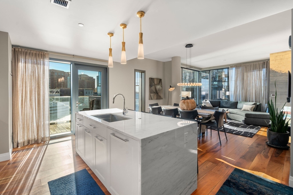 300 Pier 4th Blvd #6M