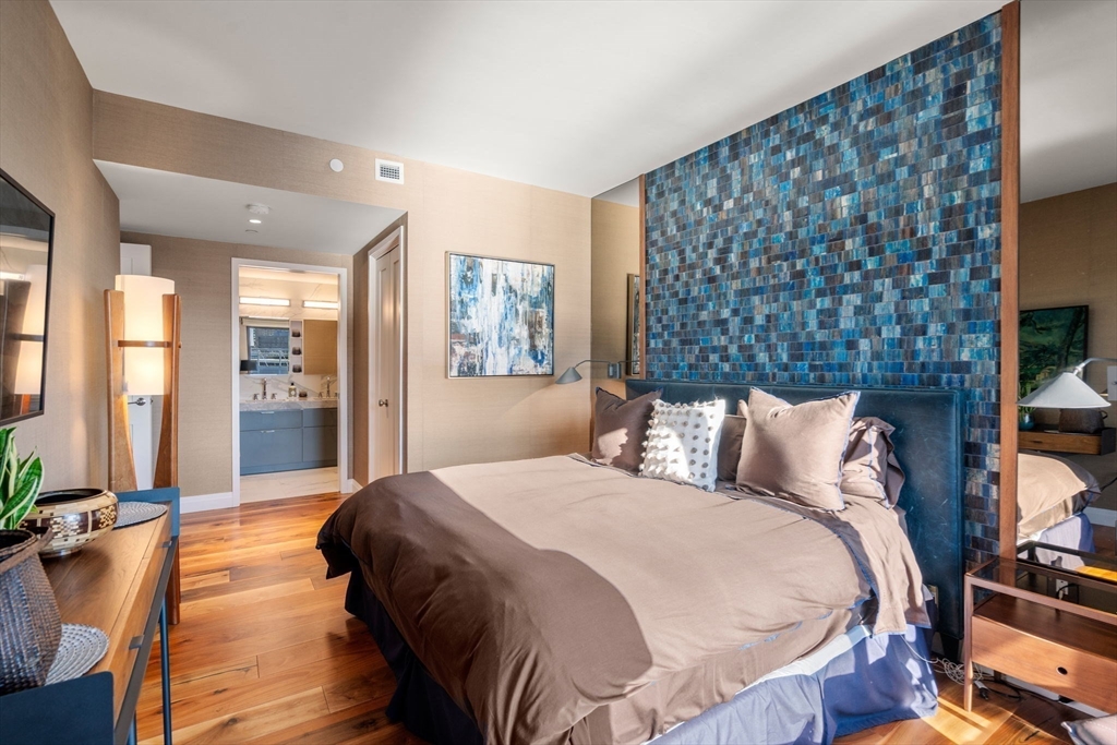 300 Pier 4th Blvd #6M Boston, MA 02110