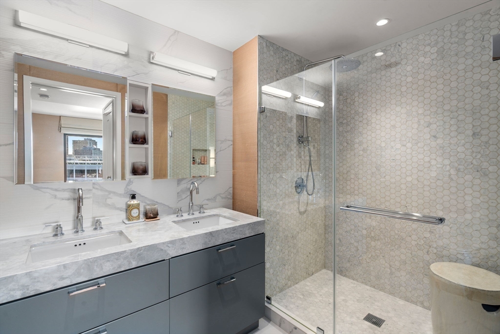 300 Pier 4th Blvd #6M Boston, MA 02110