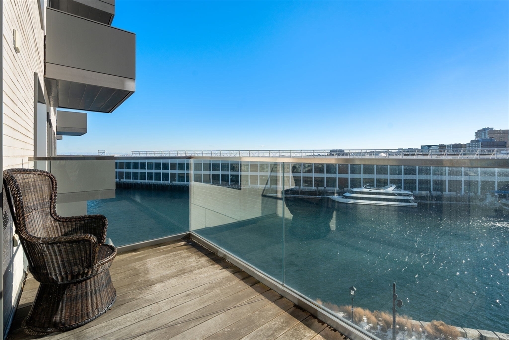 300 Pier 4th Blvd #6M Boston, MA 02110