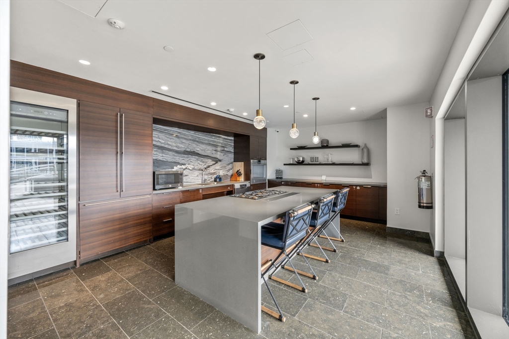 300 Pier 4th Blvd #6M Boston, MA 02110