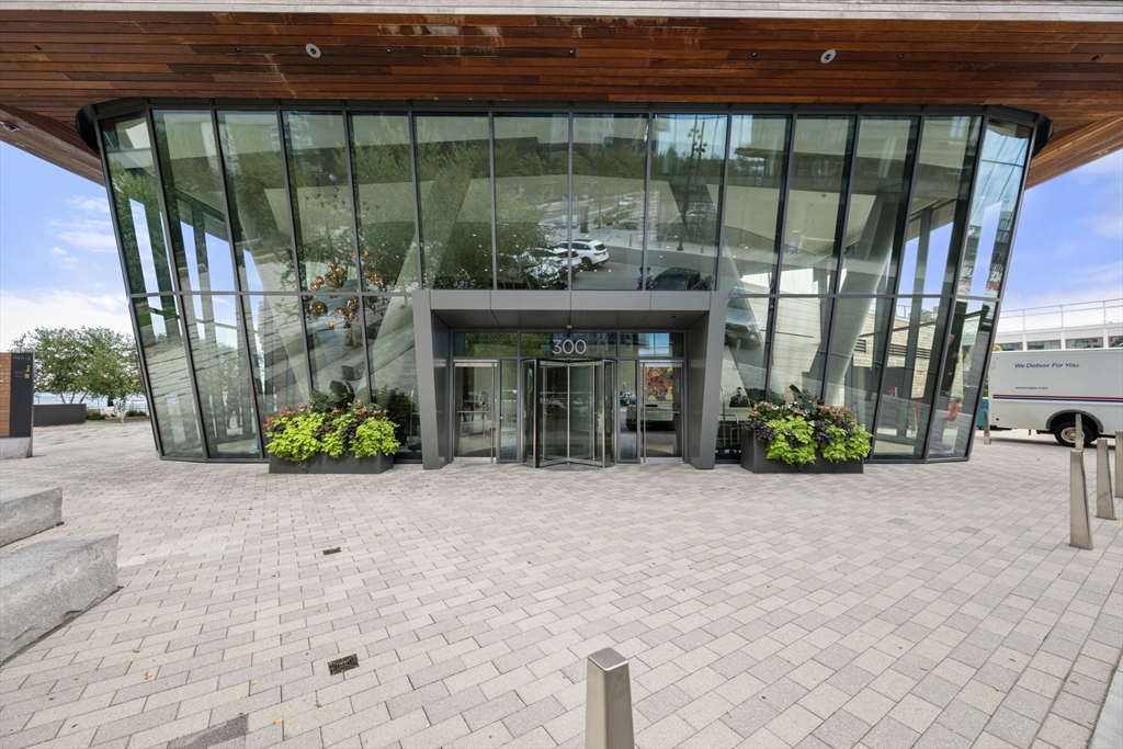 300 Pier 4th Blvd #6M Boston, MA 02110