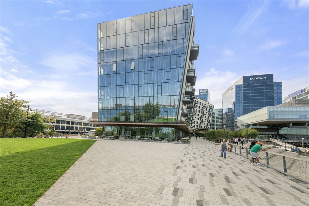 300 Pier 4th Blvd #6M Boston, MA 02110