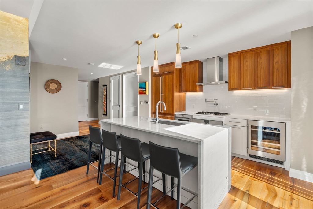 300 Pier 4th Blvd #6M Boston, MA 02110