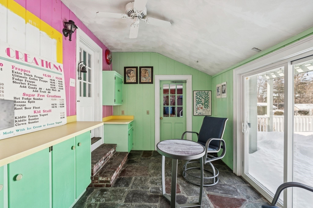 25 Juniper Ave Wakefield, MA 01880