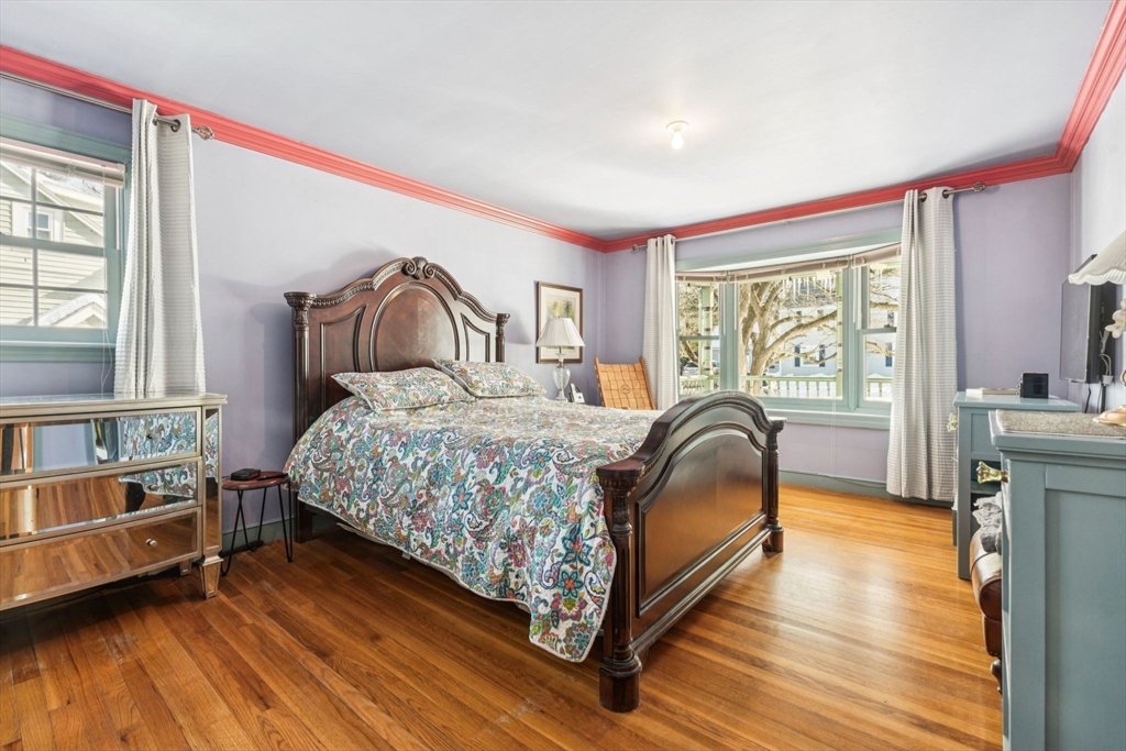 25 Juniper Ave Wakefield, MA 01880