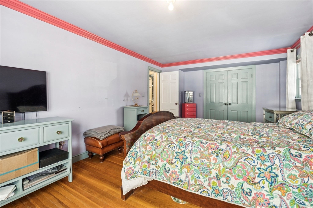 25 Juniper Ave Wakefield, MA 01880