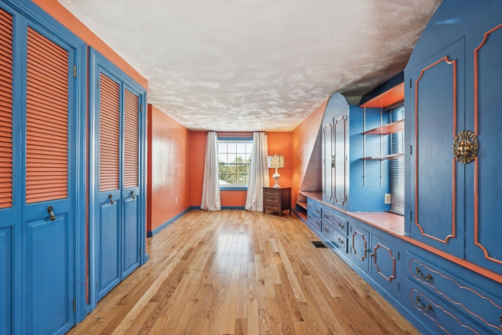 25 Juniper Ave Wakefield, MA 01880