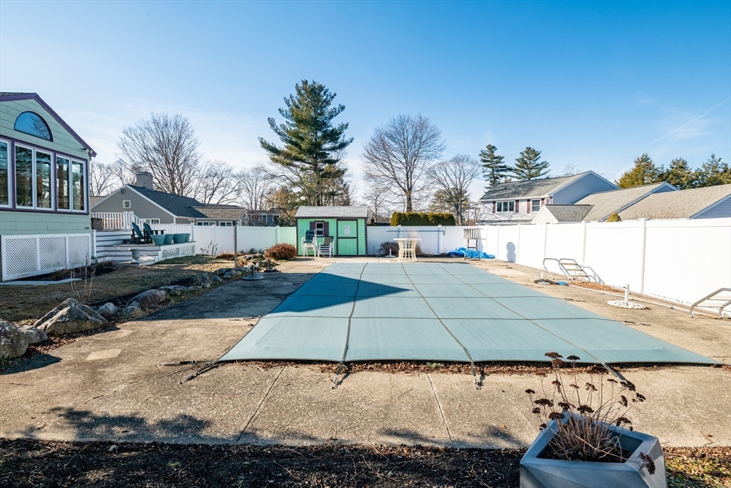 25 Juniper Ave Wakefield, MA 01880