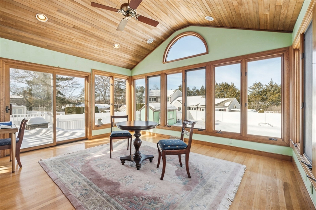 25 Juniper Ave Wakefield, MA 01880