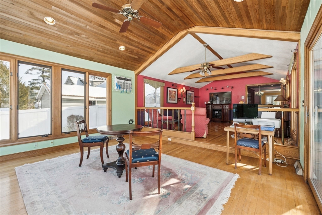 25 Juniper Ave Wakefield, MA 01880