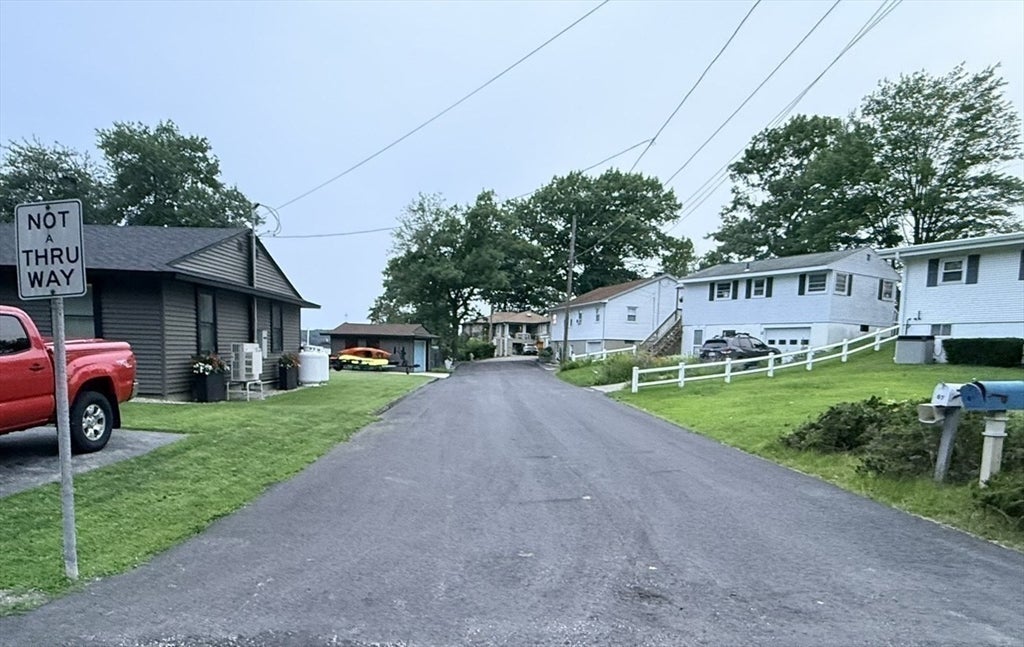 60 Wakefield Ave Webster Lk Webster, MA 01570