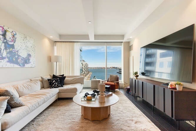 150 Seaport Blvd #6D
