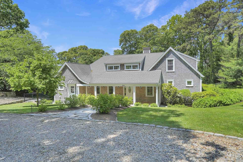 385 Barnes Rd Oak Bluffs, MA 02557 385 Barnes Rd Oak Bluffs, MA 02557