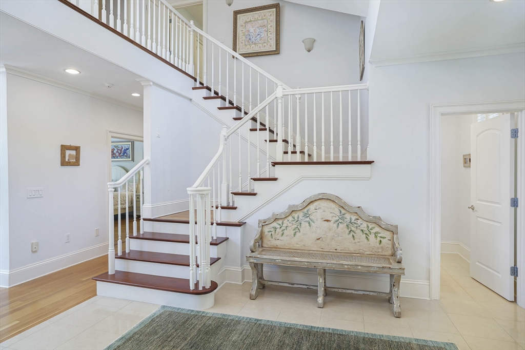 385 Barnes Rd Oak Bluffs, MA 02557 385 Barnes Rd Oak Bluffs, MA 02557