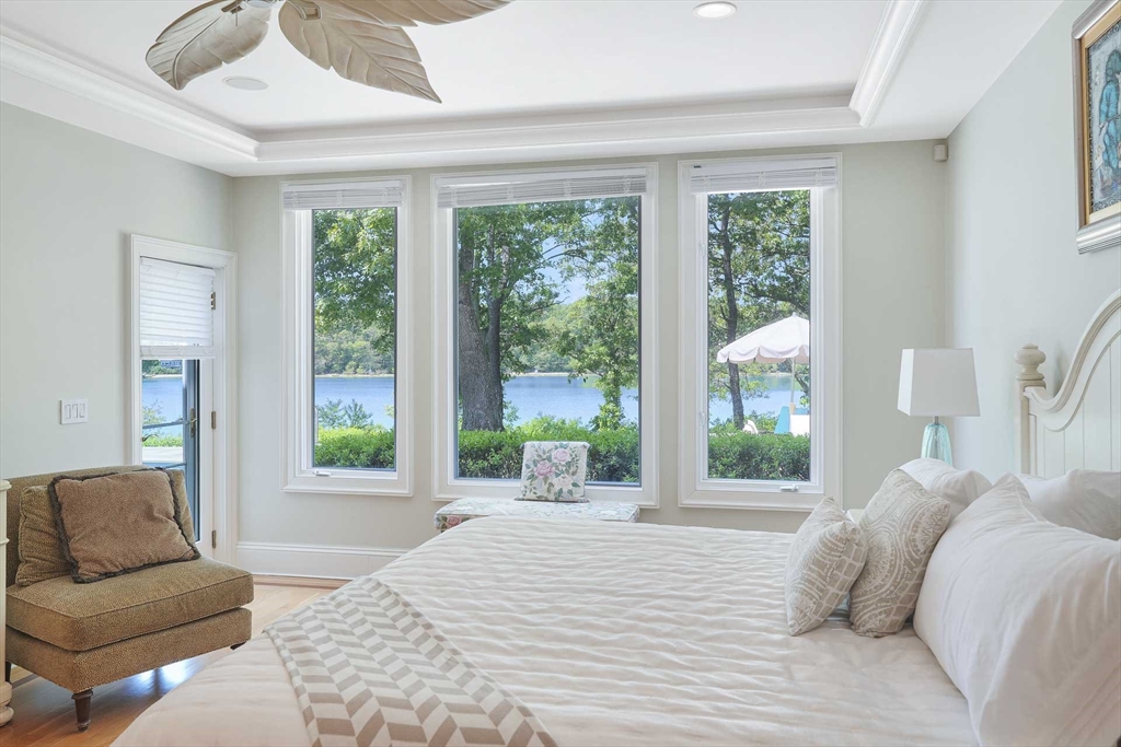 385 Barnes Rd Oak Bluffs, MA 02557 385 Barnes Rd Oak Bluffs, MA 02557