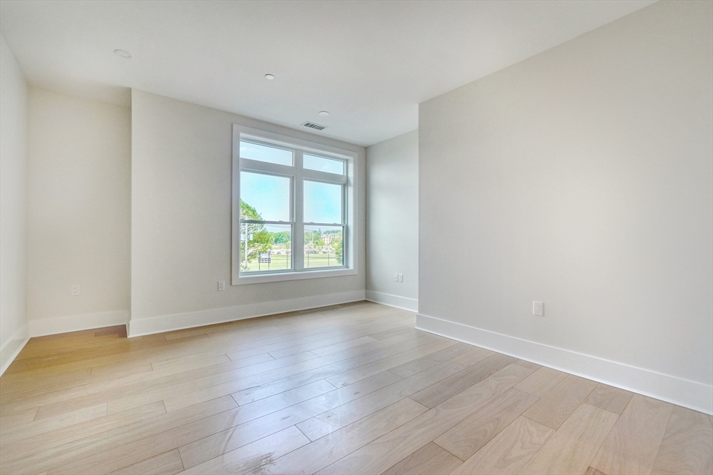62 Foundry St #315 Wakefield, MA 01880