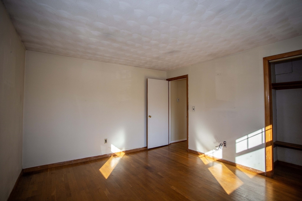 14 Sycamore Rd Wakefield, MA 01880