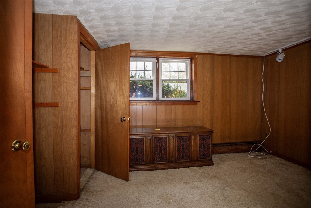 14 Sycamore Rd Wakefield, MA 01880