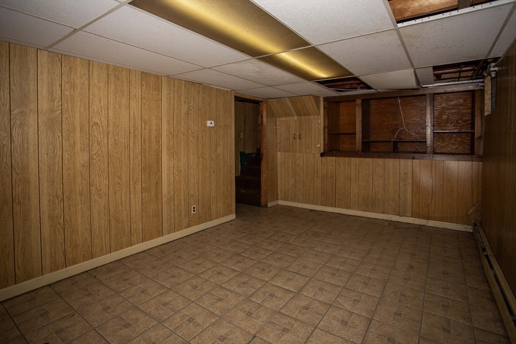 14 Sycamore Rd Wakefield, MA 01880