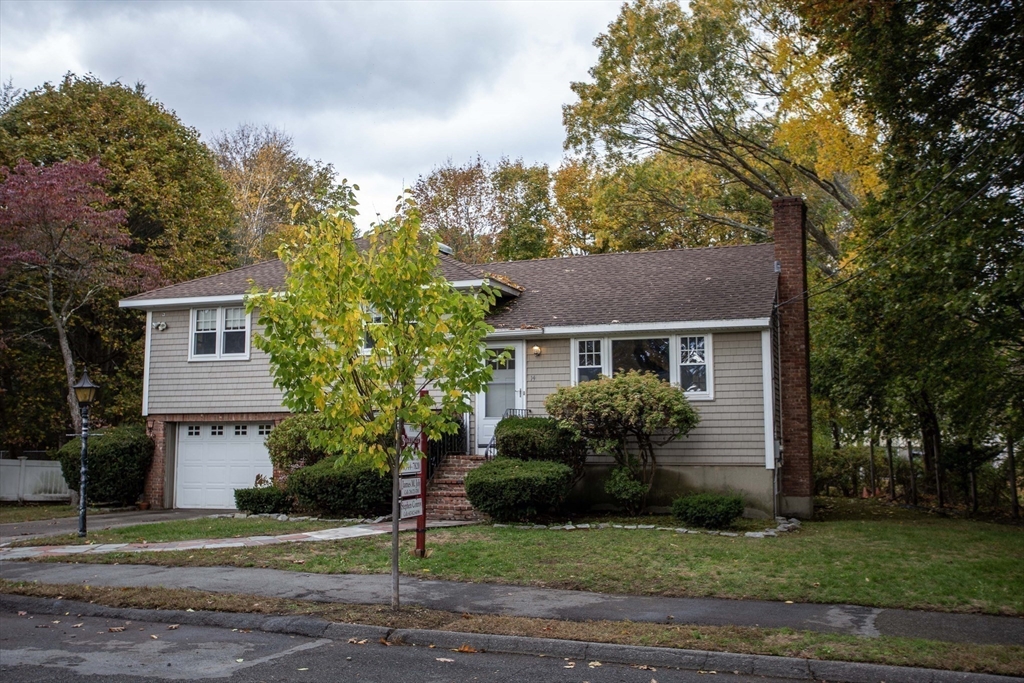 14 Sycamore Rd Wakefield, MA 01880