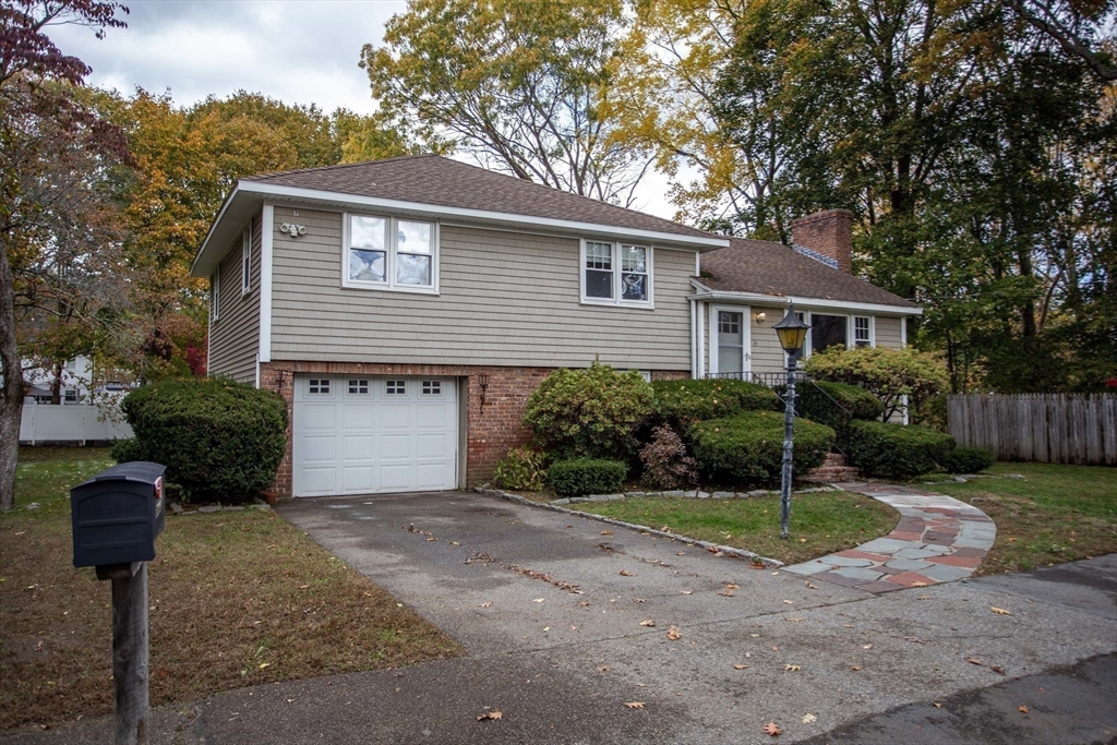 14 Sycamore Rd Wakefield, MA 01880