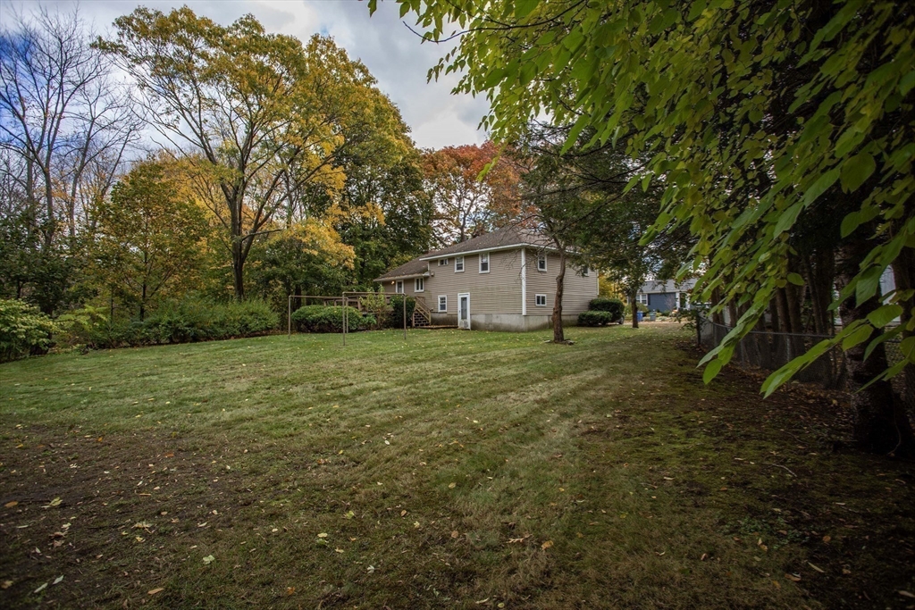 14 Sycamore Rd Wakefield, MA 01880