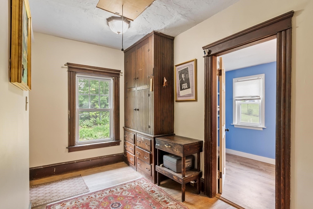 11 Wakefield St Worcester, MA 01605