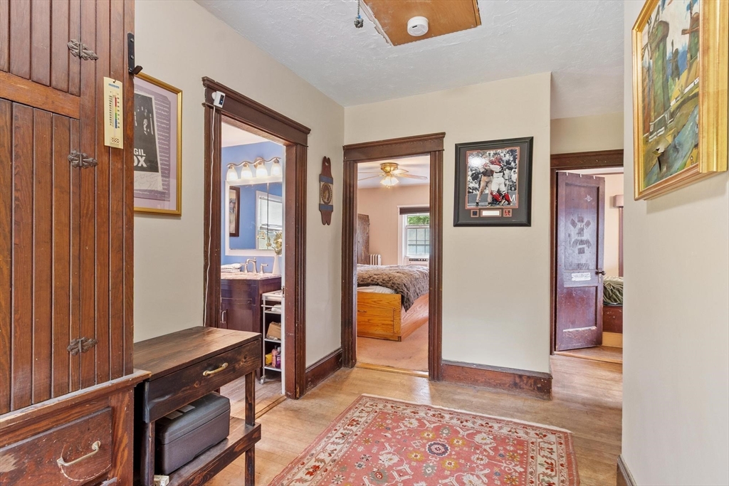 11 Wakefield St Worcester, MA 01605