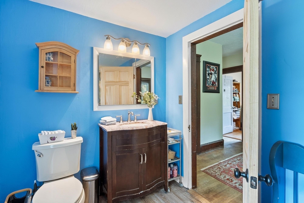 11 Wakefield St Worcester, MA 01605