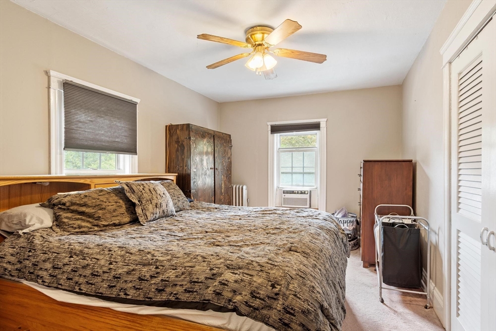 11 Wakefield St Worcester, MA 01605
